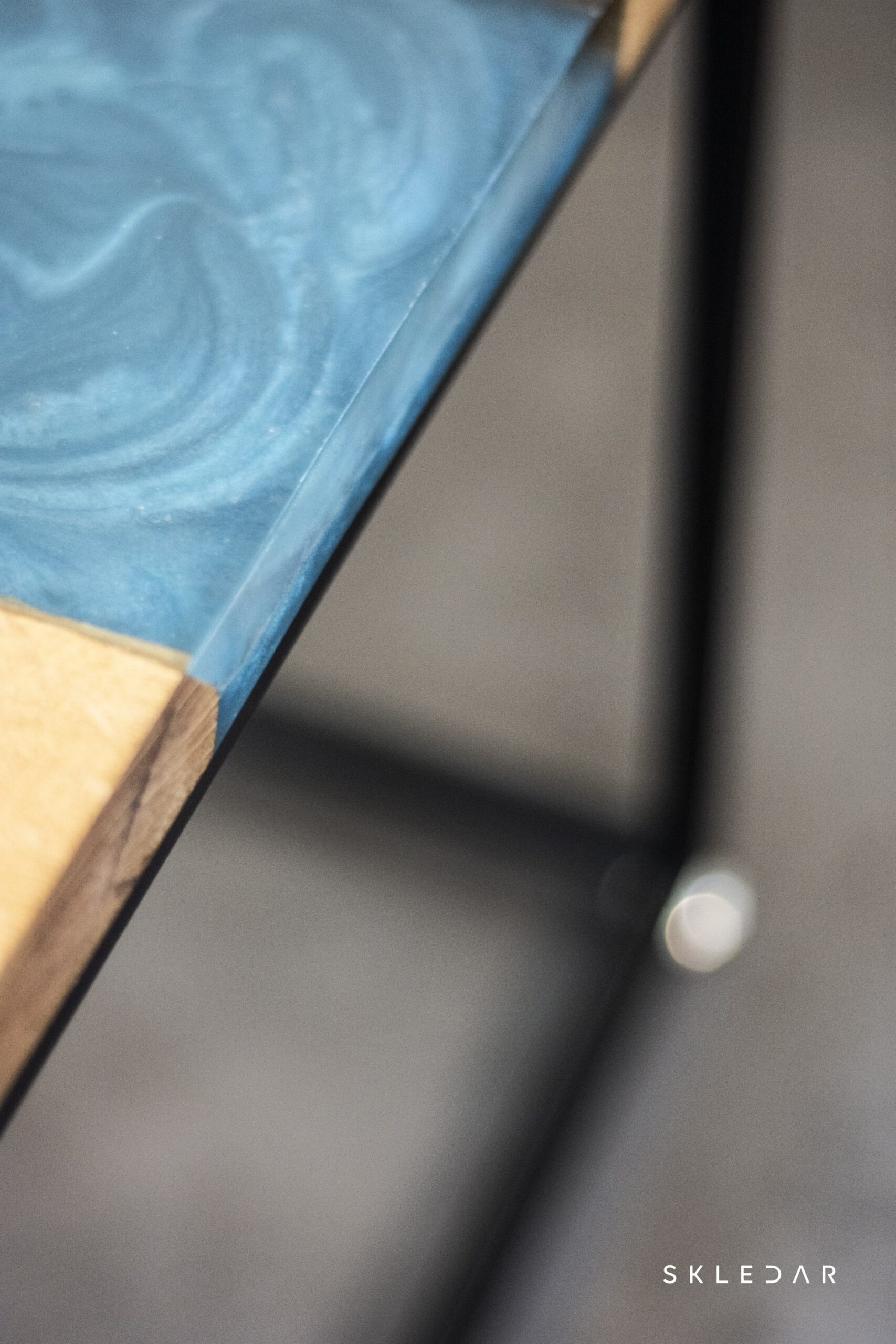 Klubska miza hrast epoxy